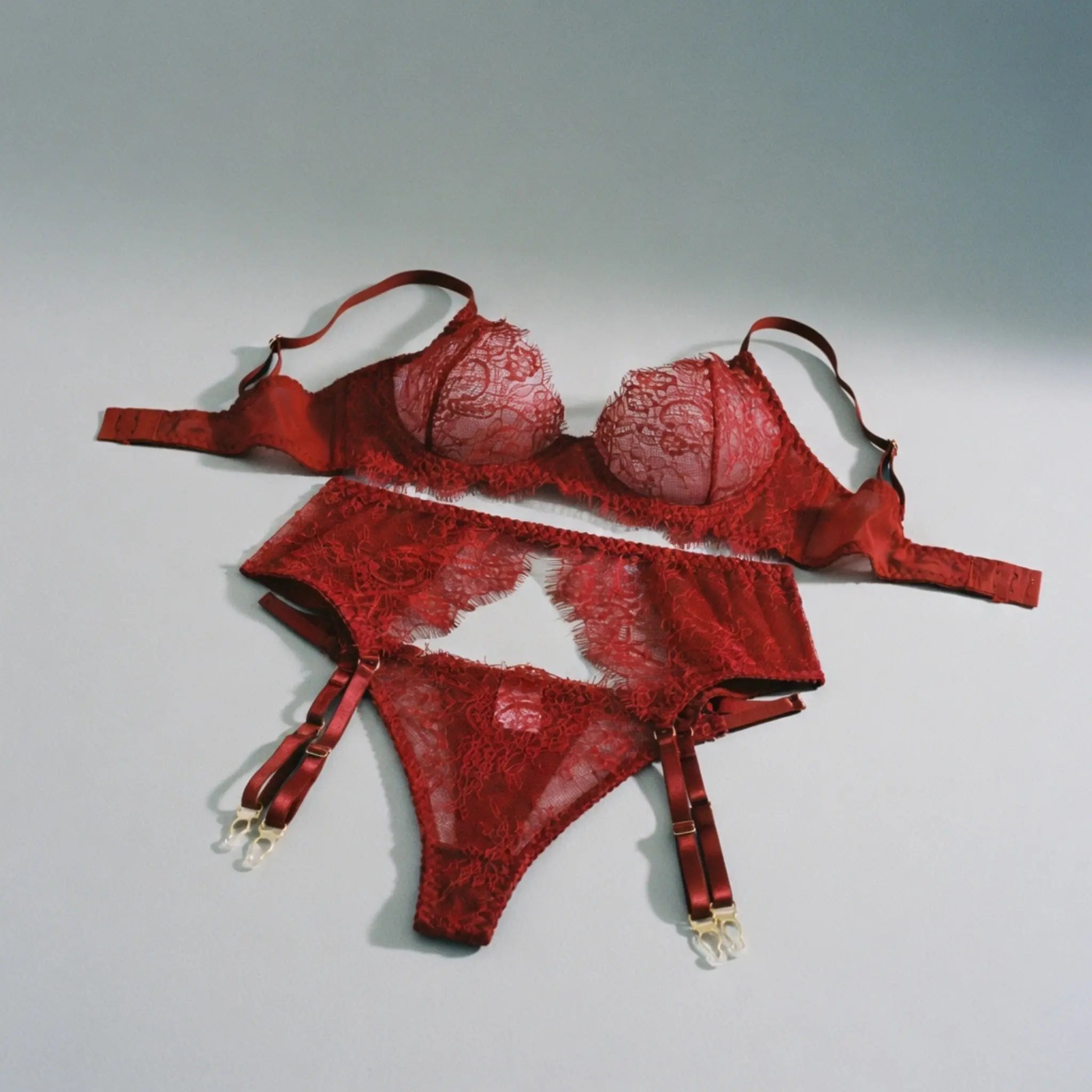 Dripdrip Floral Placement: Precision Lace Illusion Four-Piece Set dripdrip