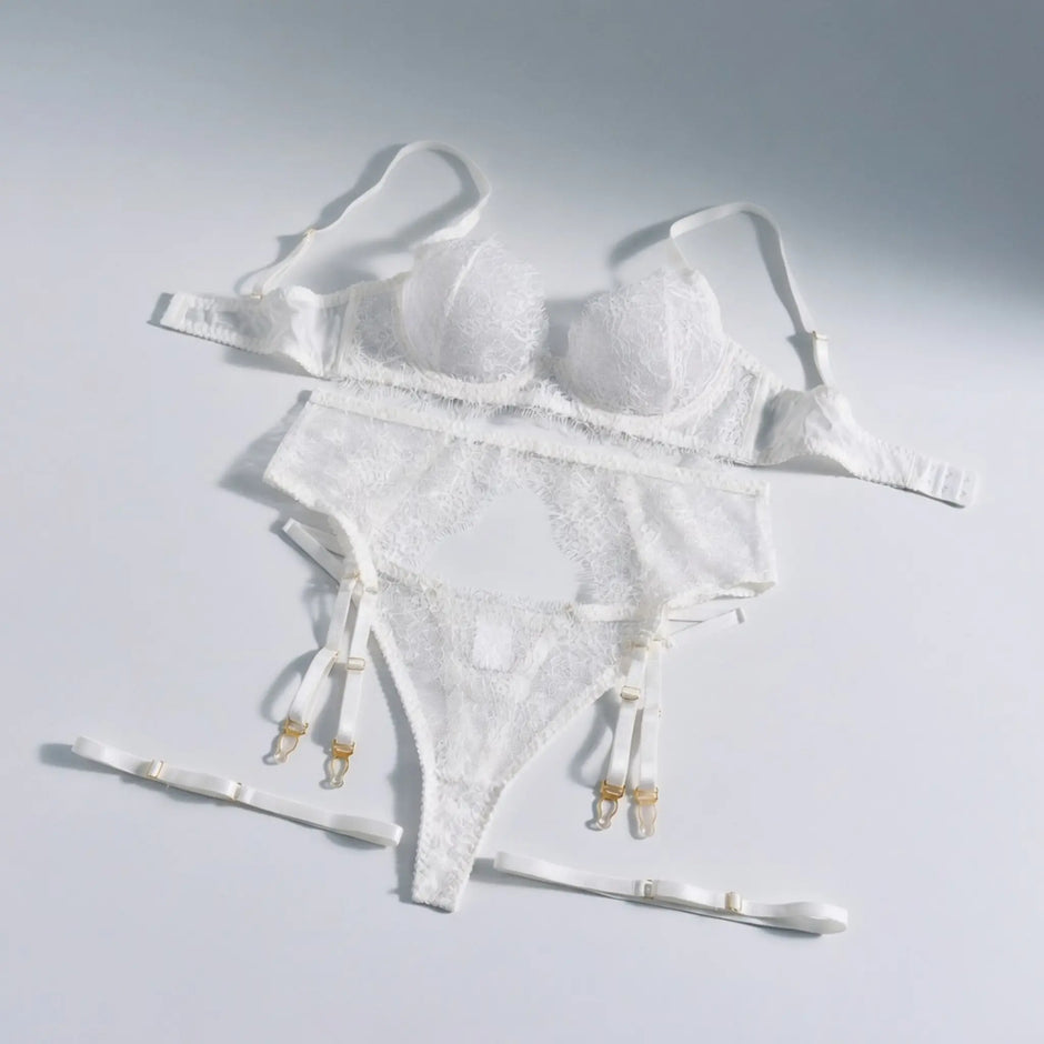 Dripdrip Floral Placement: Precision Lace Illusion Four-Piece Set dripdrip