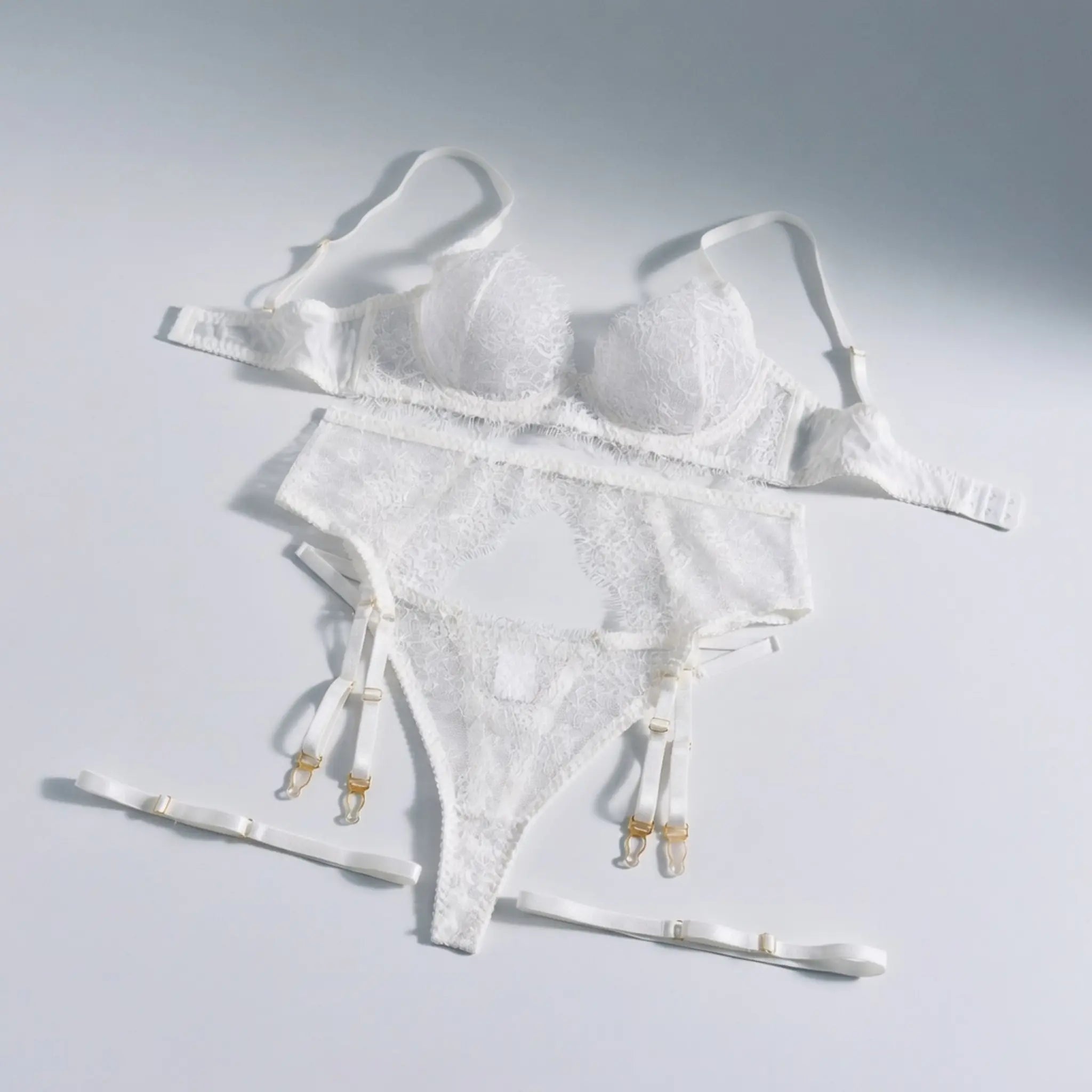 Dripdrip Floral Placement: Precision Lace Illusion Four-Piece Set dripdrip