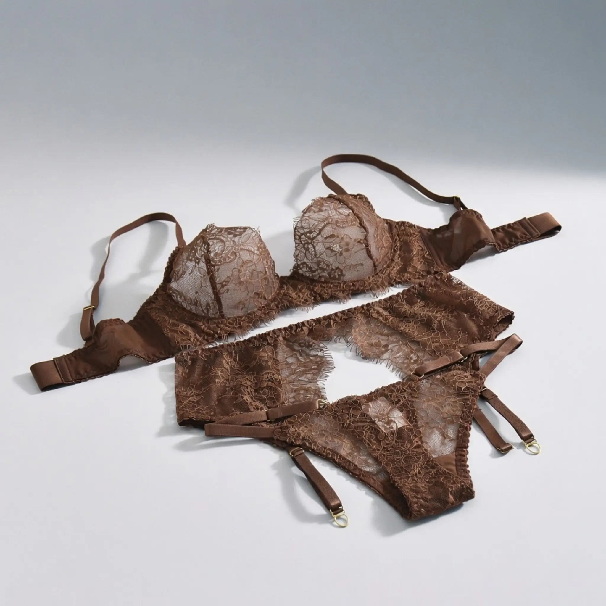 Dripdrip Floral Placement: Precision Lace Illusion Four-Piece Set dripdrip