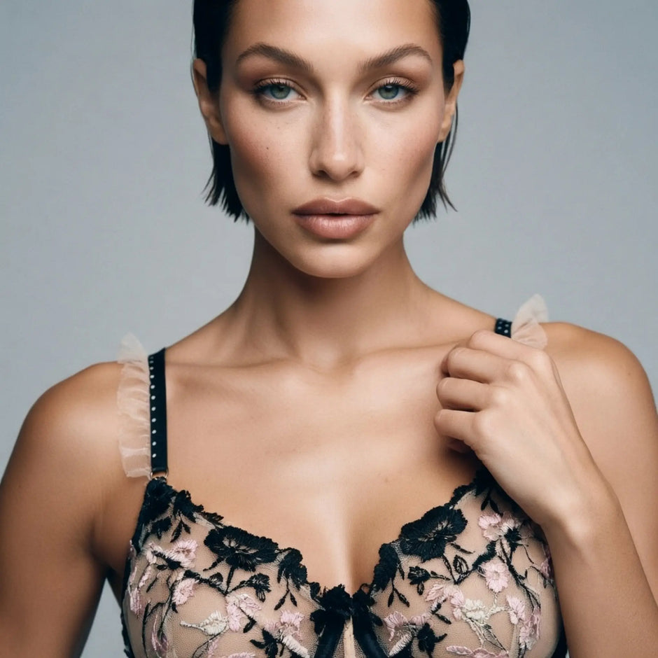 Dripdrip Garden Corset: Mixed-Media Floral Embroidery & Polka Dot Boned Set dripdrip