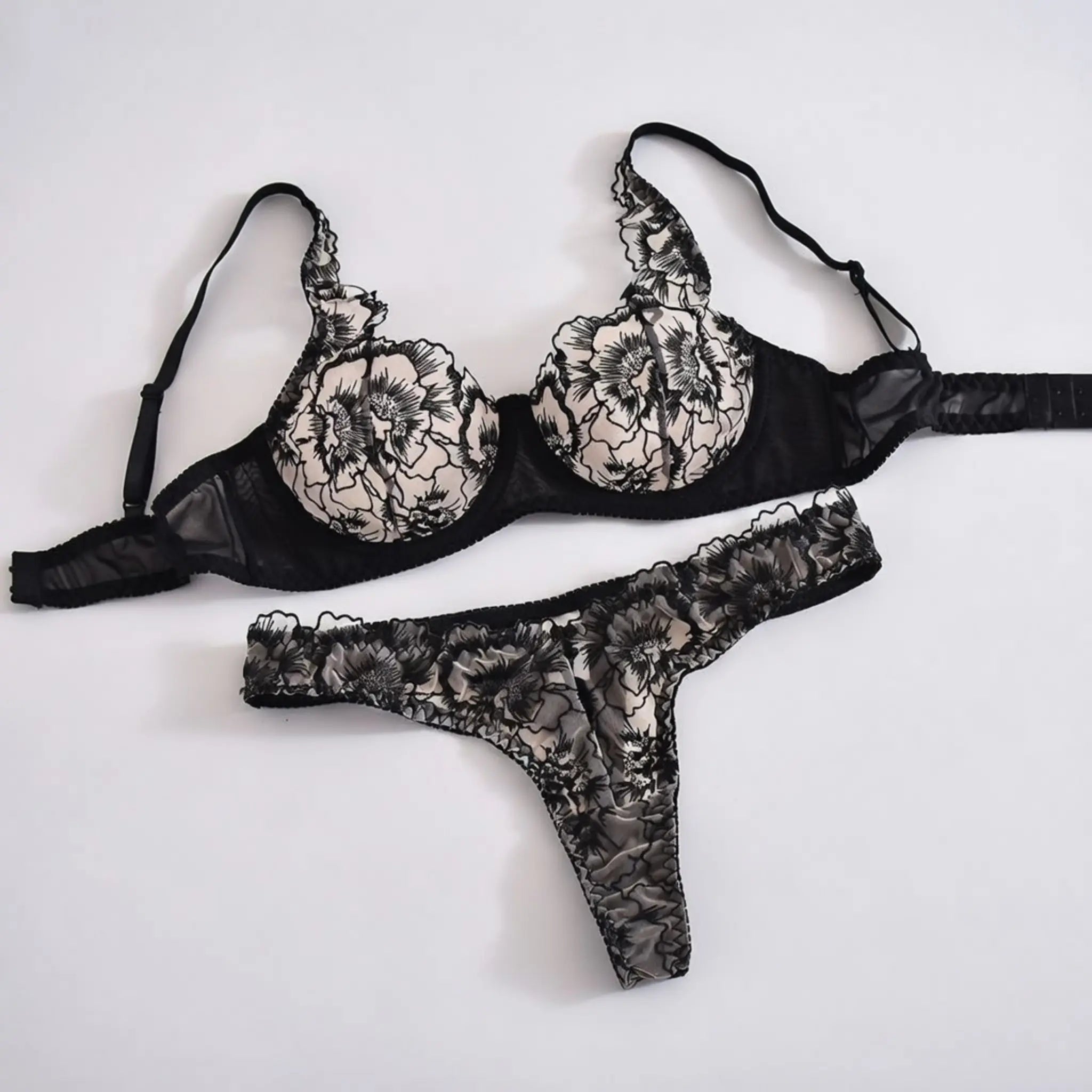 Dripdrip Precision Bloom: Sheer Mesh Placement Embroidery Patchwork Set dripdrip
